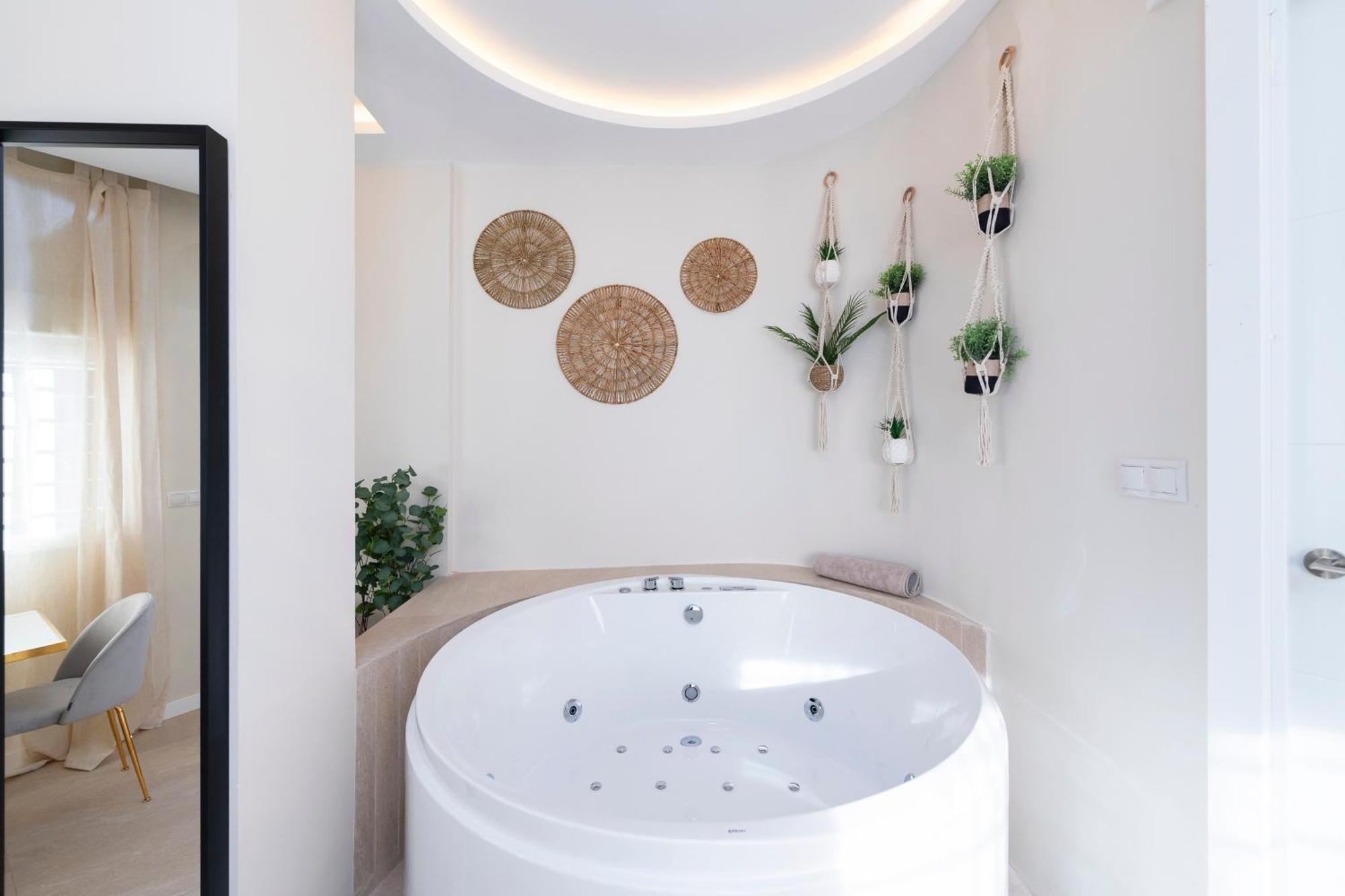Malaga Boutique V.V Luxury Jacuzzy Leilighet Eksteriør bilde